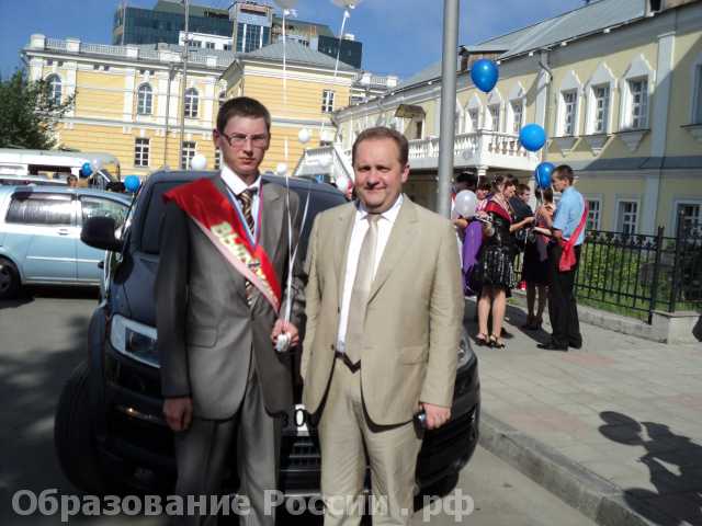 Фото на память с министром образования Иркутской области Басюк В. С. Профессиональное училище № 58 п. Юрты, Иркутской области